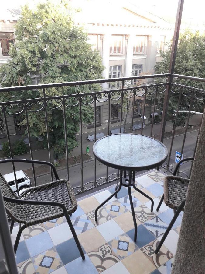 2 Bdr Apartment Near Gorky Park, Center Charkov Buitenkant foto