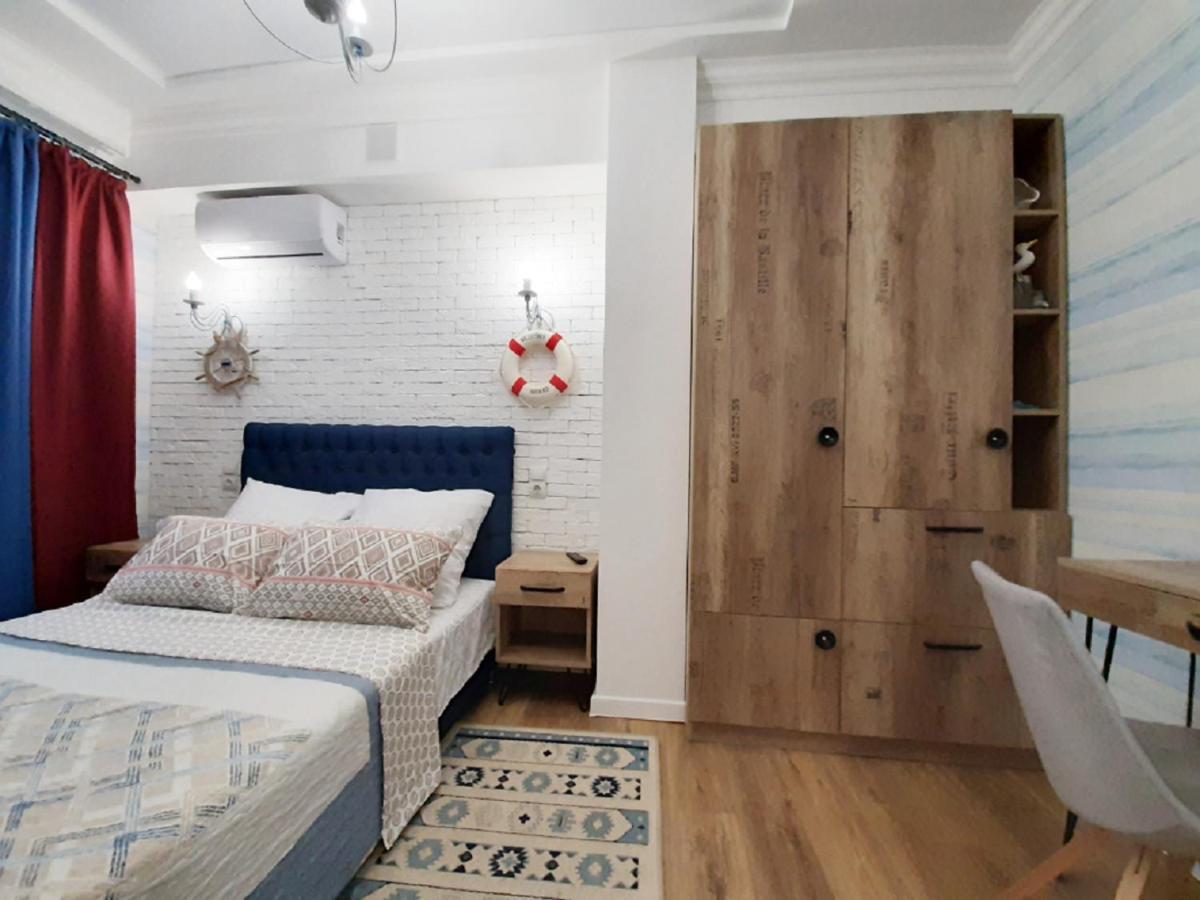 2 Bdr Apartment Near Gorky Park, Center Charkov Buitenkant foto