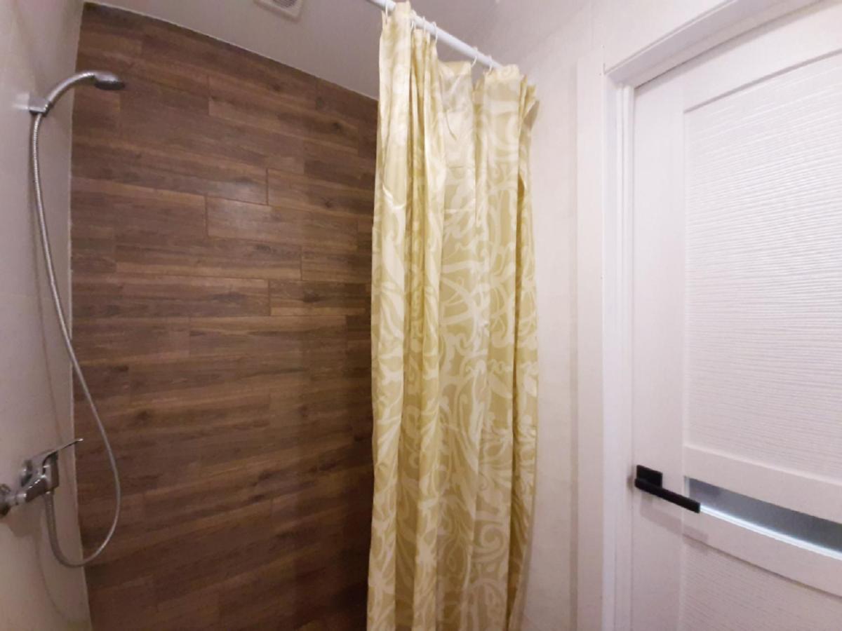 2 Bdr Apartment Near Gorky Park, Center Charkov Buitenkant foto